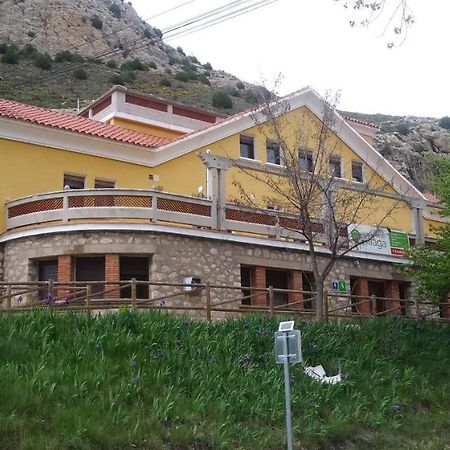 Albergue Santa Barbara Aliaga Ngoại thất bức ảnh