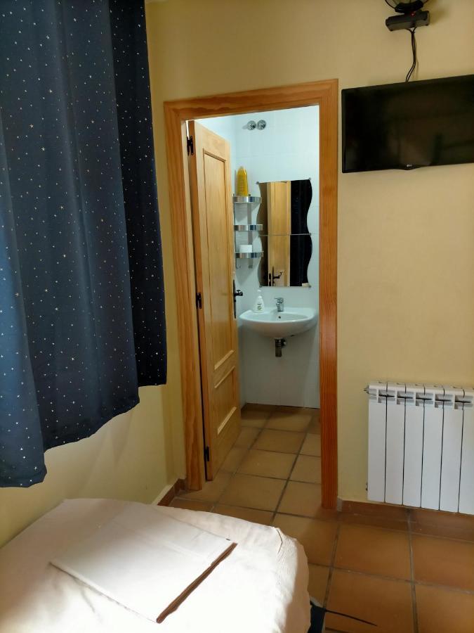 Albergue Santa Barbara Aliaga Ngoại thất bức ảnh